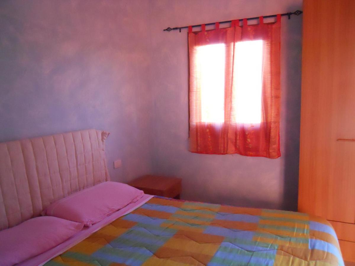 Agriturismo Su Nuratolu Villa Sagama Rum bild