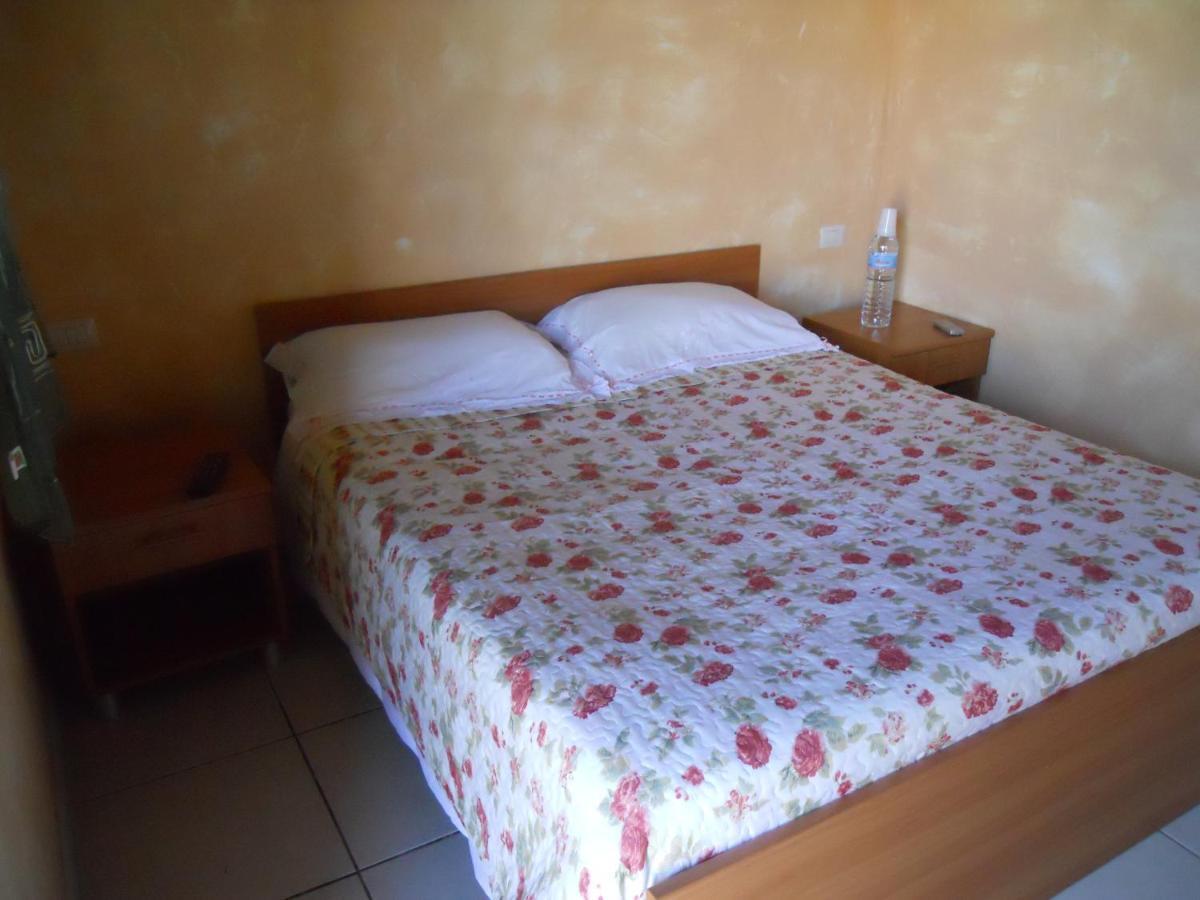 Agriturismo Su Nuratolu Villa Sagama Rum bild