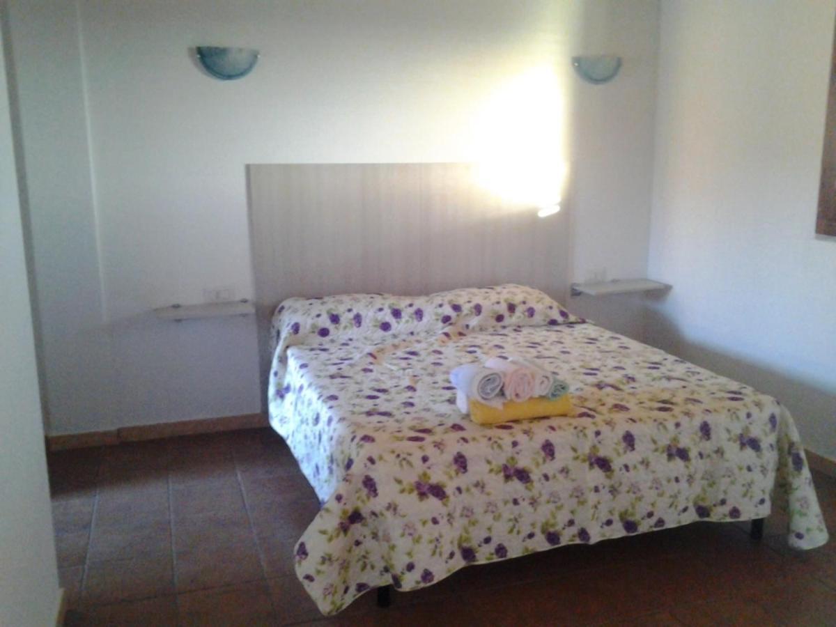 Agriturismo Su Nuratolu Villa Sagama Rum bild